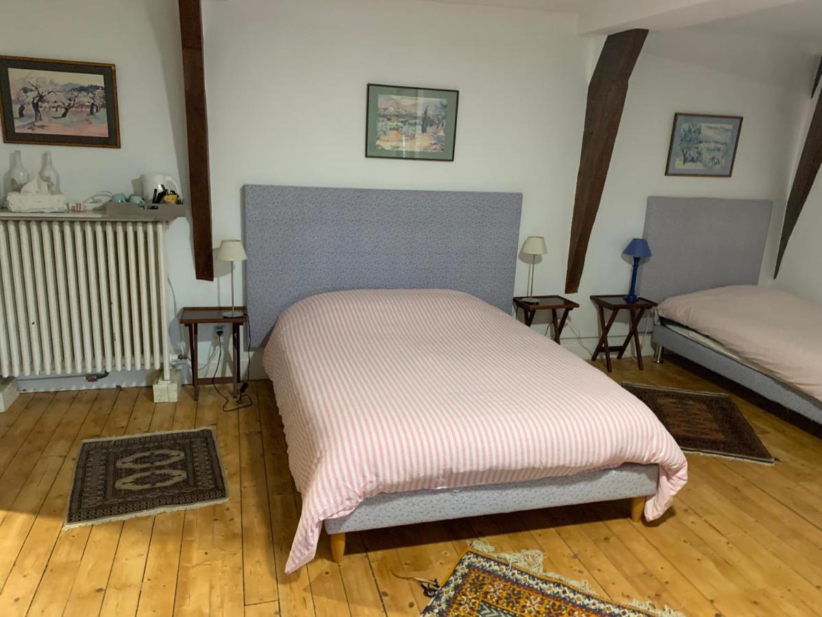 Bed and Breakfast Le Manoir Des Breholles Goustranville Esterno foto