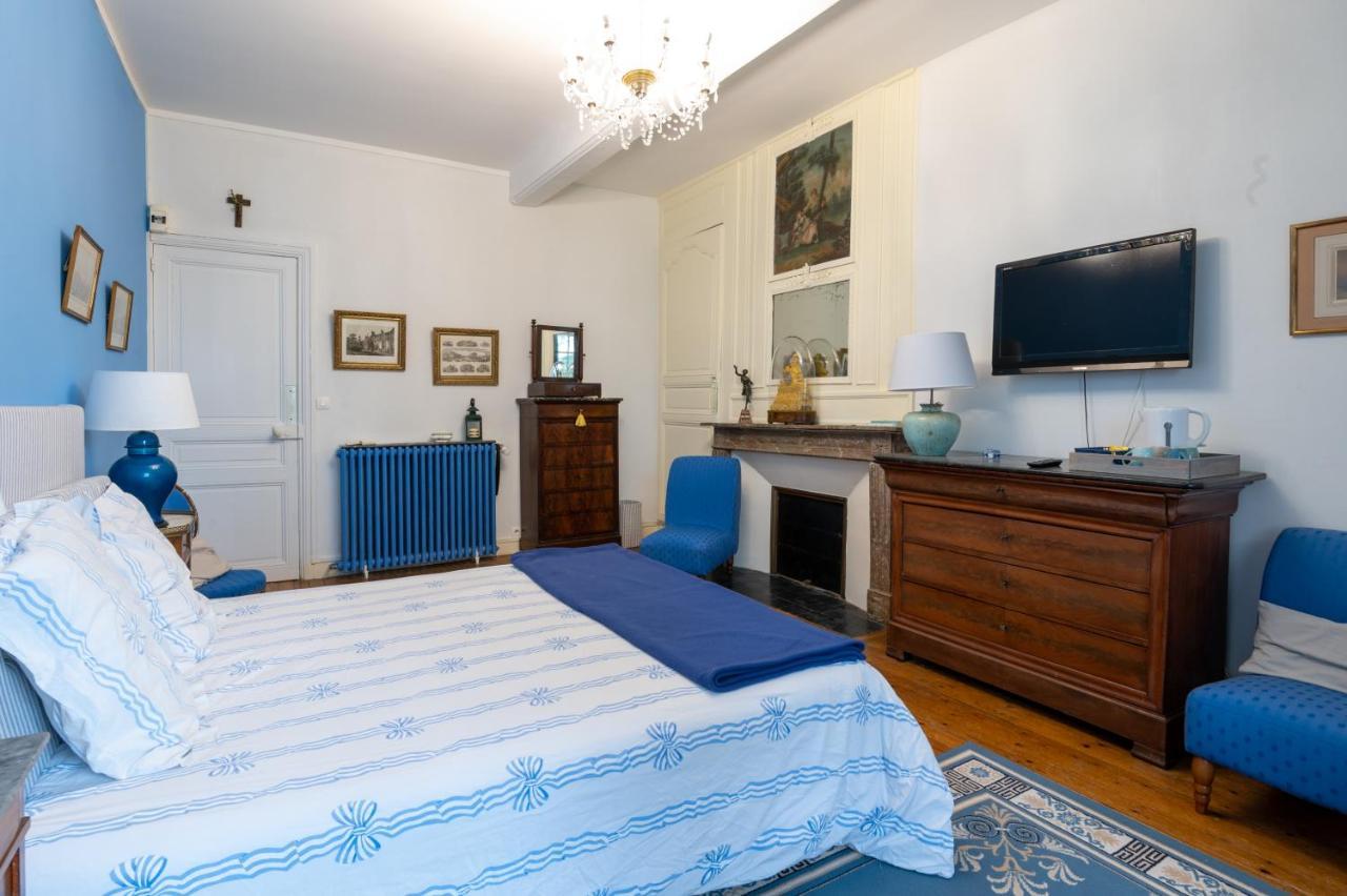 Bed and Breakfast Le Manoir Des Breholles Goustranville Esterno foto