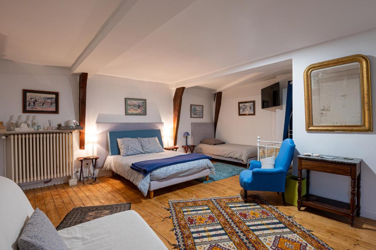 Bed and Breakfast Le Manoir Des Breholles Goustranville Esterno foto